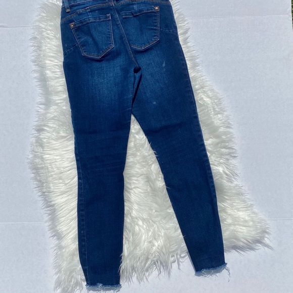 No Boundaries distressed ankle jeans - Picture 2 of 7